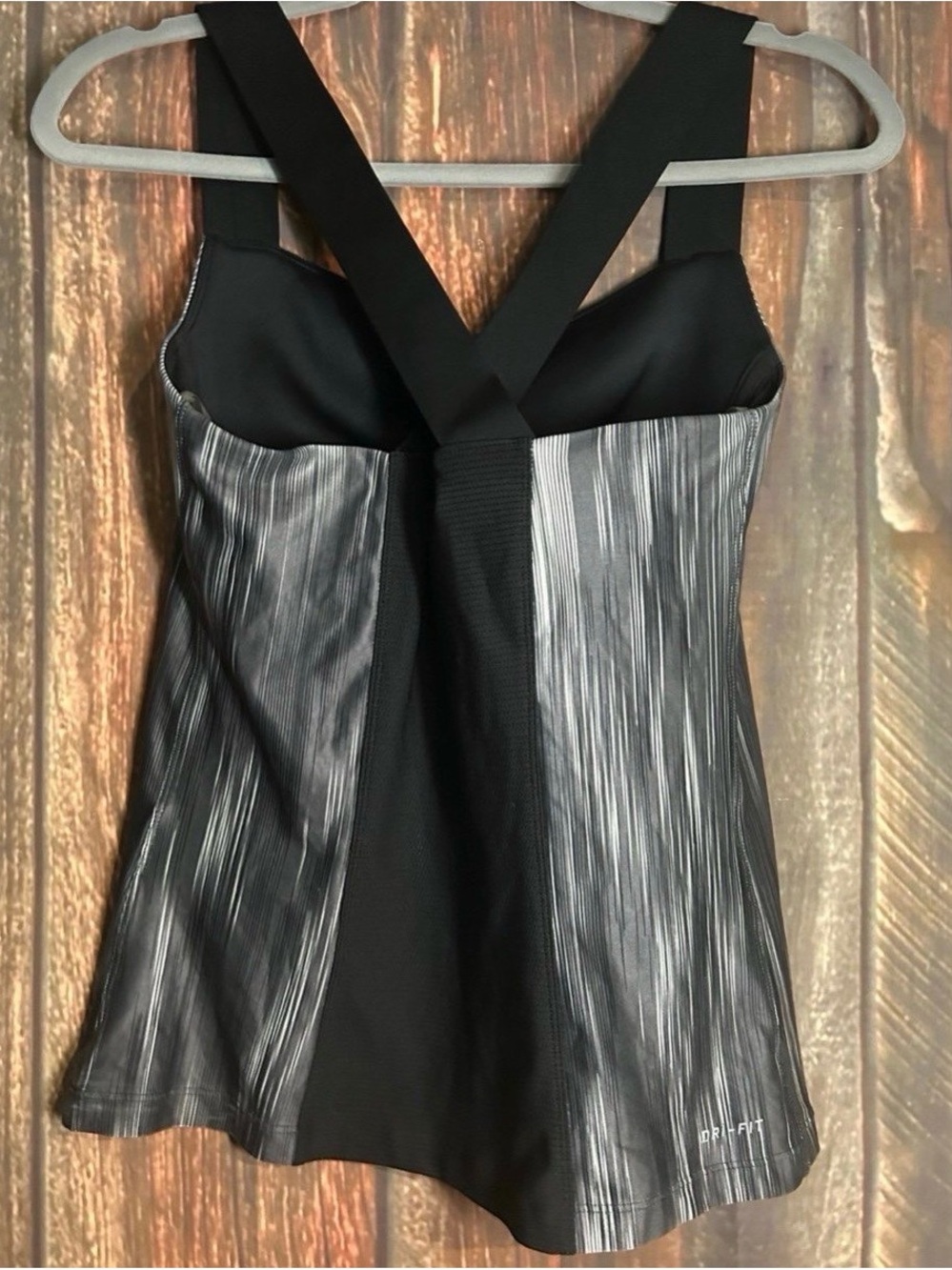 Nike Dri-FIT Racerback
Workout Tank Top
Matrix Static Print
Medium - Picture 2 of 4